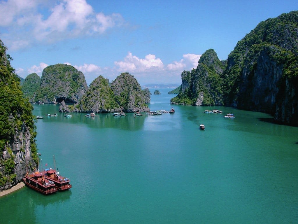 Vietnam Package Hanoi, Sapa, Fansipan, Halong Bay 6 Hari 5 Malam